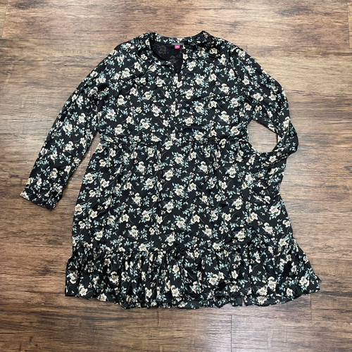 Vist Large View of Product Image Which is Used Vince Camuto Short Dress F L-12/14