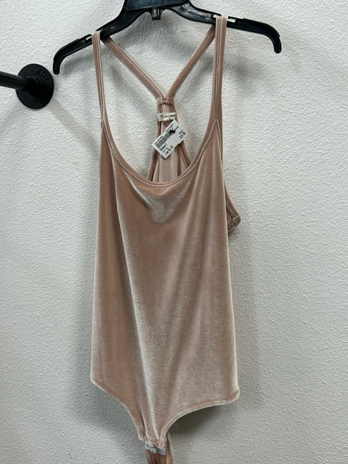 Vist Large View of Product Image Which is Used Madewell Tank Top XL-16