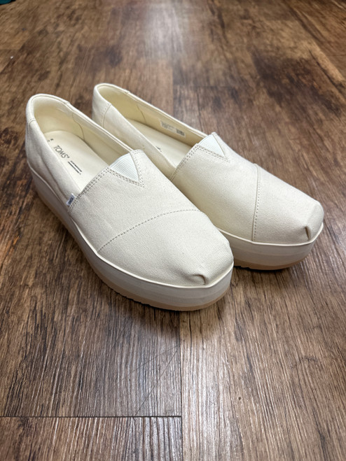 Vist Large View of Product Image Which is Used Toms Casual Shoes 11