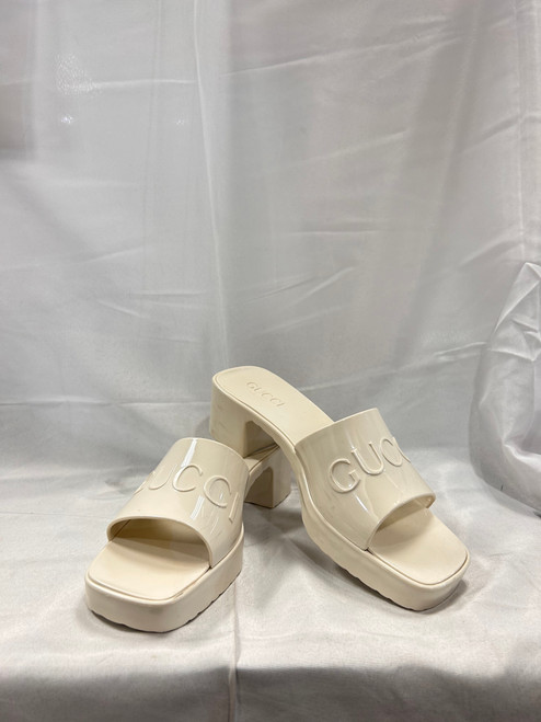 Vist Large View of Product Image Which is Used Gucci Low Heels 9