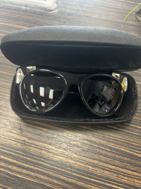 Vist Large View of Product Image Which is Used Simply Vera Sunglasses