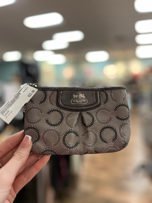 Vist Large View of Product Image Which is Used Coach Wristlet