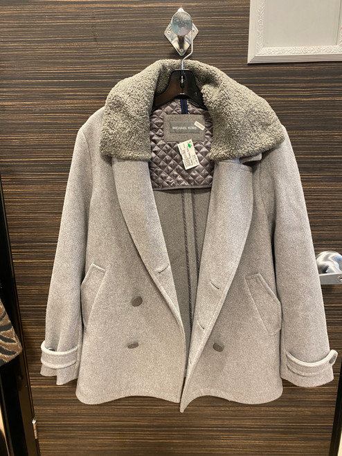 Vist Large View of Product Image Which is Used Michael Michael Kors Short HeavyCoat S-4/6