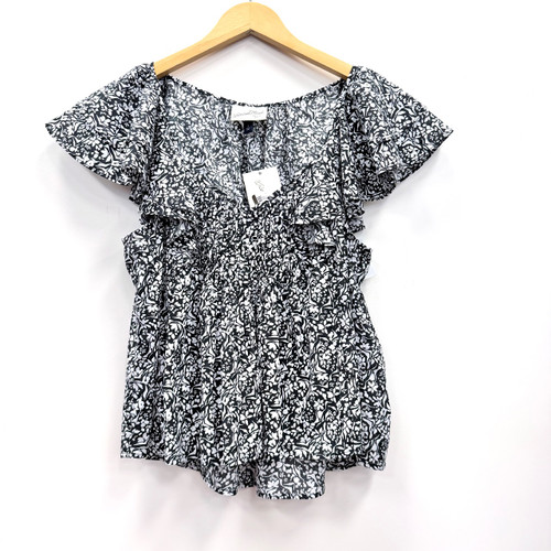 Vist Large View of Product Image Which is Used Universal Threads Short Sleeve Top S-4/6