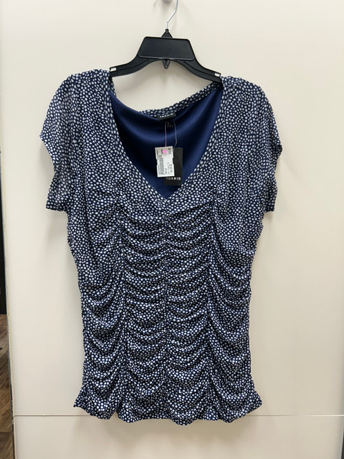 Vist Large View of Product Image Which is Used Torrid Short Sleeve Top 3X-22