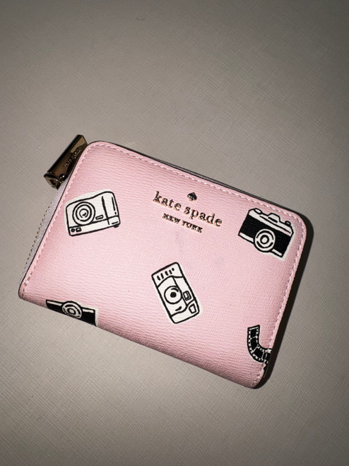 Vist Large View of Product Image Which is Used Unbranded Leather Wallet