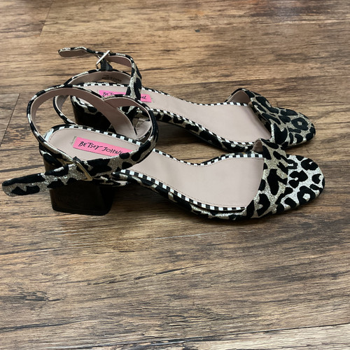Vist Large View of Product Image Which is Used Betsey Johnson Low Heels 11