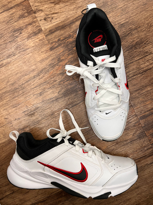 Vist Large View of Product Image Which is Used Nike Mens Athletic Shoes 8.5