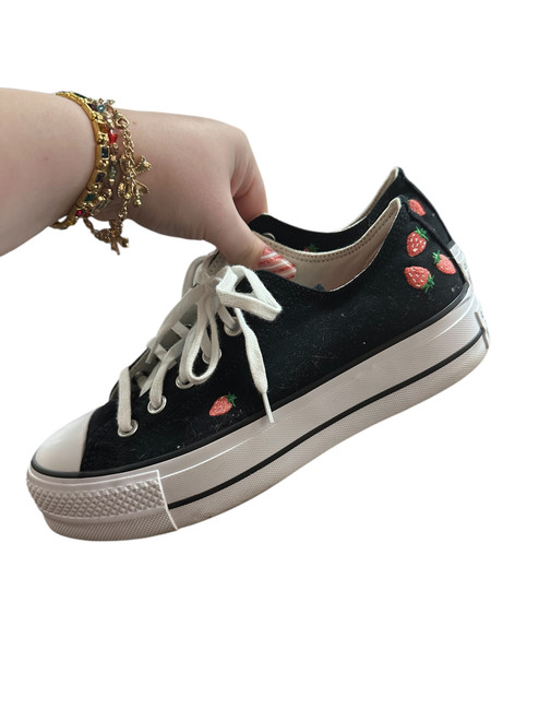Vist Large View of Product Image Which is Used Converse Casual Shoes 8