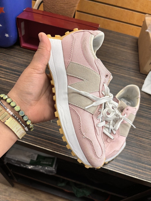 Vist Large View of Product Image Which is Used New Balance Shoes 6.5