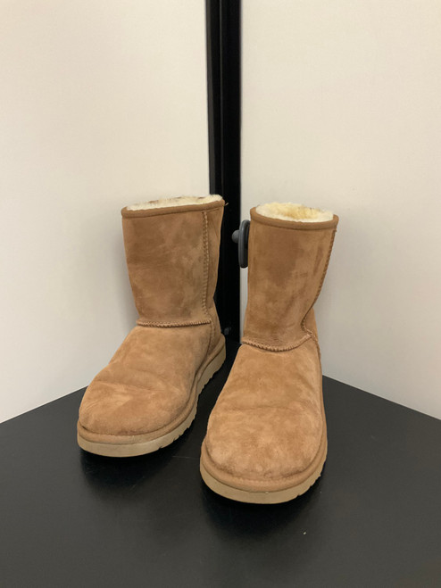 Vist Large View of Product Image Which is Used Ugg Australia Outerwear Boots 6