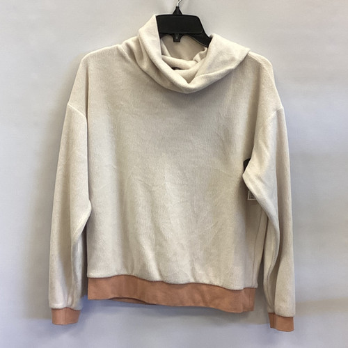 Vist Large View of Product Image Which is Used Dolan Sweatshirt S-4/6