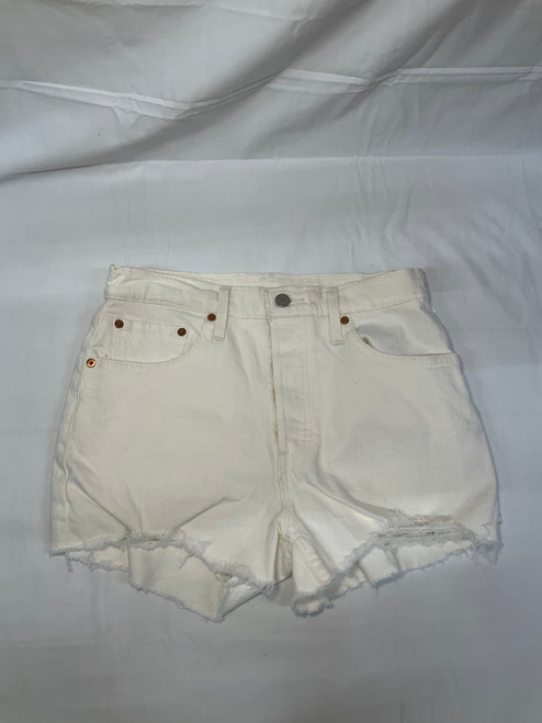 Vist Large View of Product Image Which is Used Levi's Shorts 4-27