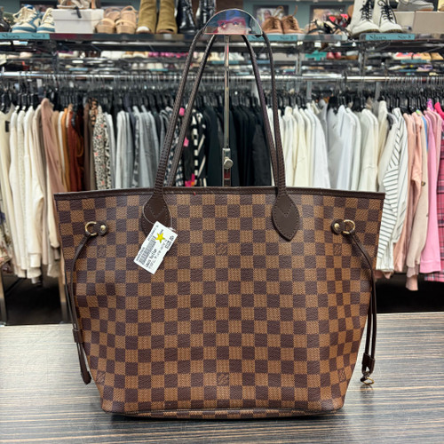 Vist Large View of Product Image Which is Used Louis Vuitton Neverfull MM Handbag