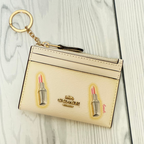 Vist Large View of Product Image Which is Used Coach Wallet