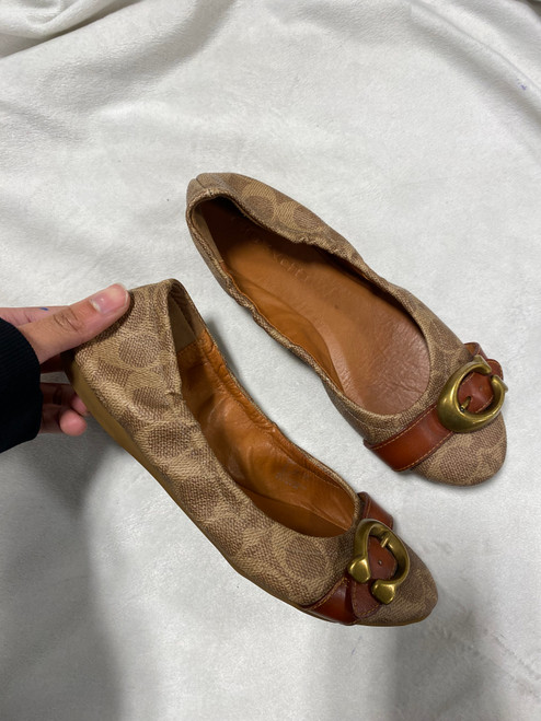 Vist Large View of Product Image Which is Used Coach Flats 5