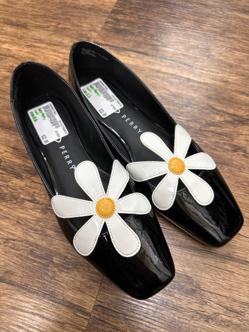 Vist Large View of Product Image Which is Used Katy Perry Flats 9.5