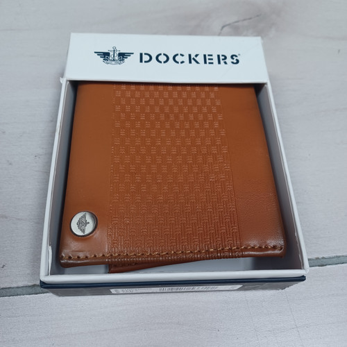 Vist Large View of Product Image Which is Used Dockers Mens Wallet