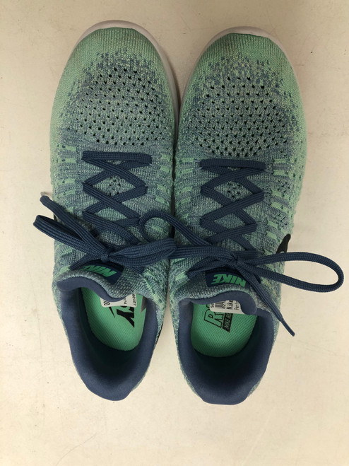 Vist Large View of Product Image Which is Used Nike Performance Shoes 7.5