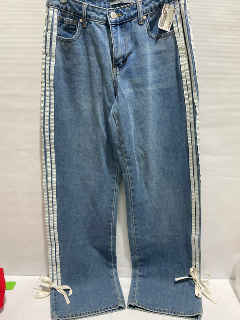 Vist Large View of Product Image Which is Used Cali 1850 Denim 4-27
