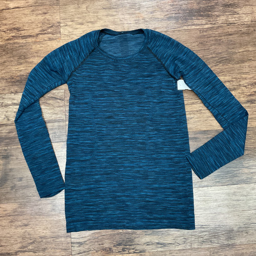 Vist Large View of Product Image Which is Used Lululemon Athletica Active Long Sleeve M-8/10