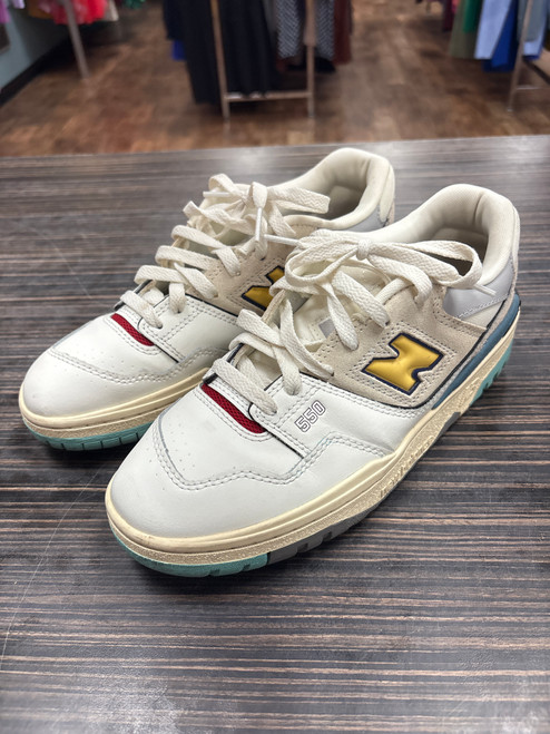 Vist Large View of Product Image Which is Used New Balance Casual Shoes 7