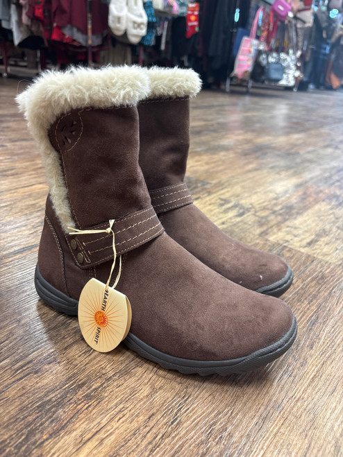 Vist Large View of Product Image Which is NWT Earth Spirit Ankle Boots 8