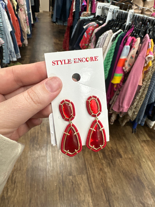 Vist Large View of Product Image Which is Used Kendra Scott Earrings