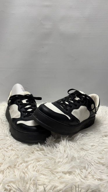 Vist Large View of Product Image Which is Used Gucci Mens Casual Shoes 10