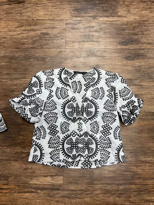 Vist Large View of Product Image Which is Used Zara Short Sleeve Top M-8/10