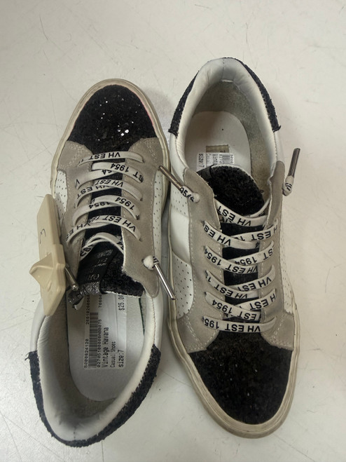 Vist Large View of Product Image Which is Used Vintage Havana Casual Shoes 7