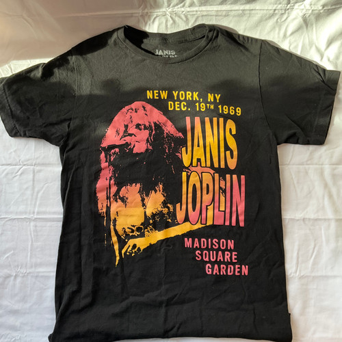 Vist Large View of Product Image Which is Used Unbranded T-Shirt S-4/6