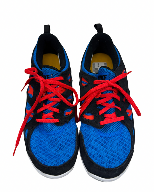 Vist Large View of Product Image Which is Used Nike Performance Shoes 7.5