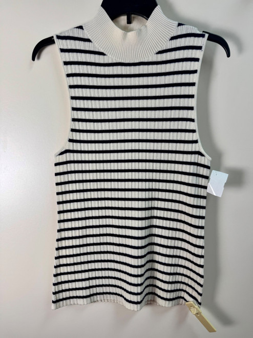 Vist Large View of Product Image Which is Used Unbranded Short Sleeve Sweater M-8/10