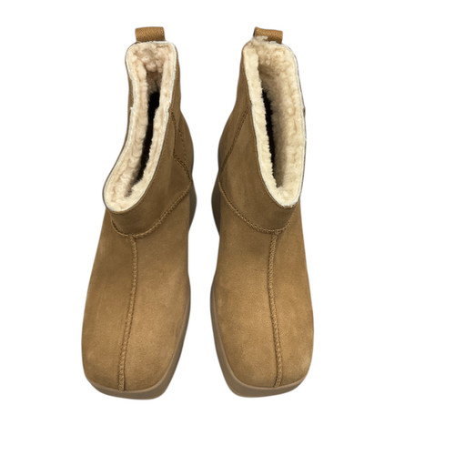 Vist Large View of Product Image Which is Used Ugg Australia Ankle Boots 10