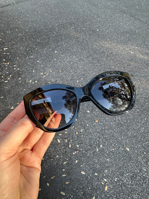 Vist Large View of Product Image Which is Used Brighton Sunglasses