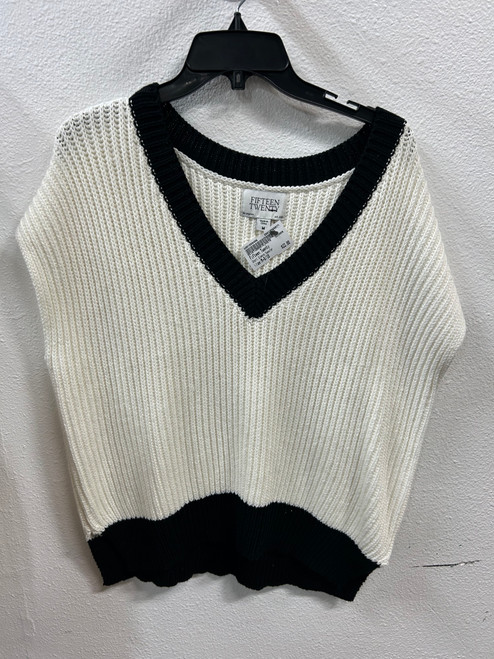 Vist Large View of Product Image Which is Used Fifteen Twenty Short Sleeve Sweater M-8/10