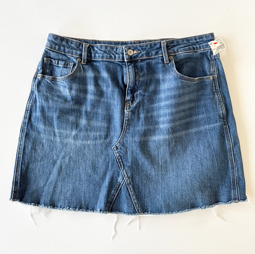 Vist Large View of Product Image Which is Used Old Navy Short Skirt 12-31