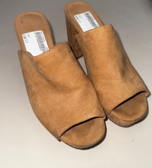 Vist Large View of Product Image Which is Used Unbranded Flats 6.5