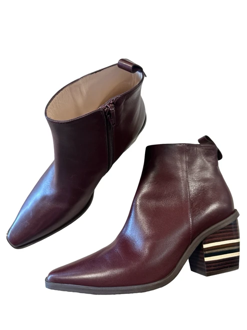 Vist Large View of Product Image Which is Used Unbranded Ankle Boots 6.5