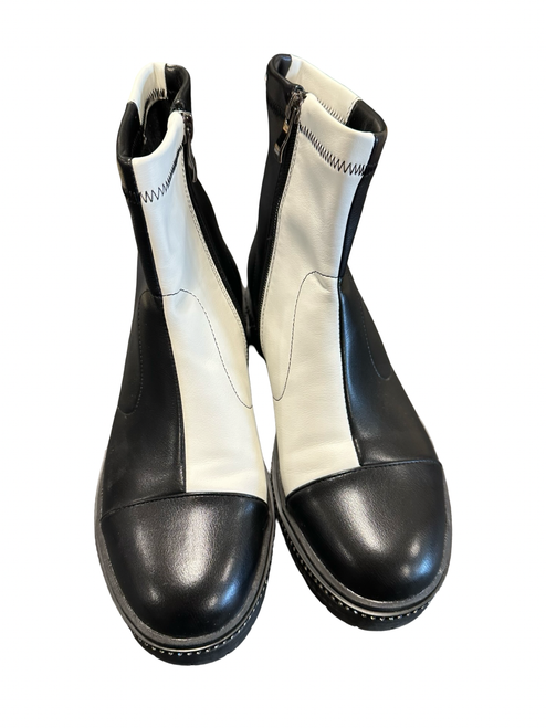 Vist Large View of Product Image Which is Used Unbranded Ankle Boots 5.5
