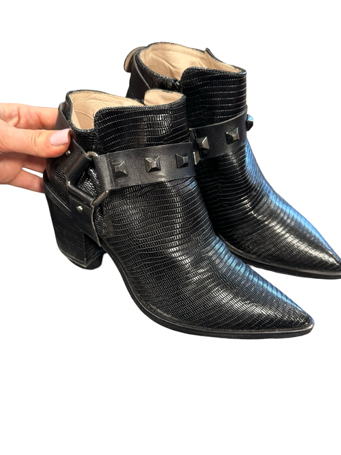Vist Large View of Product Image Which is Used Unbranded Ankle Boots 6.5