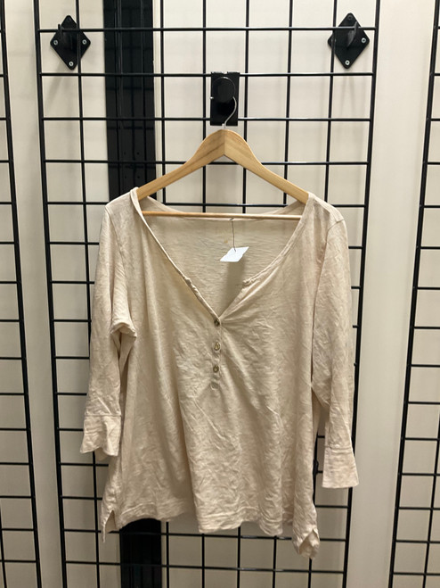 Vist Large View of Product Image Which is Used Lilly Pulitzer Long Sleeve T-Shirt XL-16