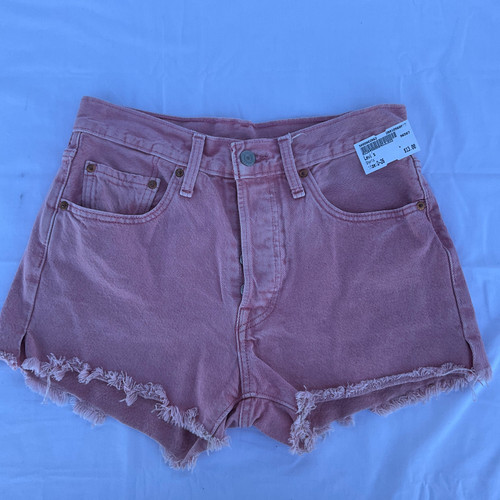 Vist Large View of Product Image Which is Used Levi's Shorts 2-26