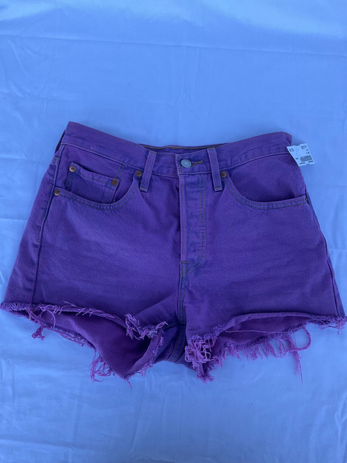 Vist Large View of Product Image Which is Used Levi's Shorts 2-26