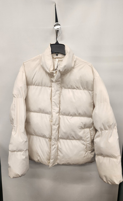 Vist Large View of Product Image Which is Used Fabletics Short HeavyCoat M-8/10