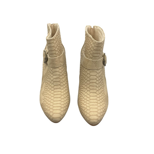 Vist Large View of Product Image Which is Used Bare Traps Ankle Boots 9