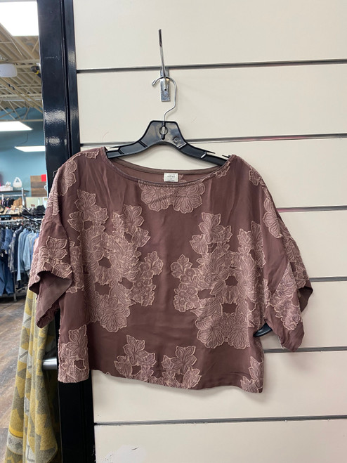 Vist Large View of Product Image Which is Used Wilfred Short Sleeve Top XS-0/2