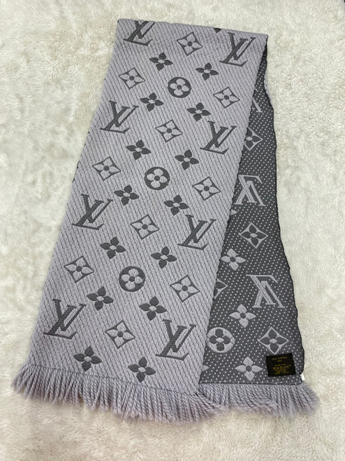 Vist Large View of Product Image Which is Used Louis Vuitton Heavyweight Scarf