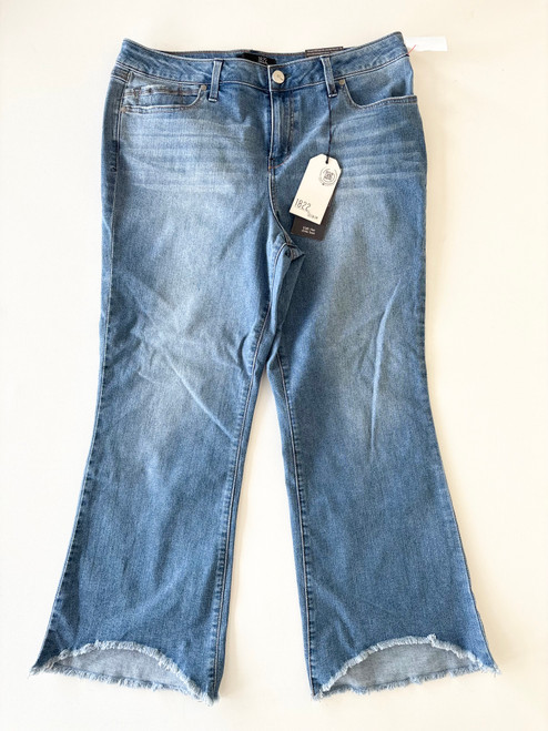 Vist Large View of Product Image Which is Used 1822 Denim Denim 16-33